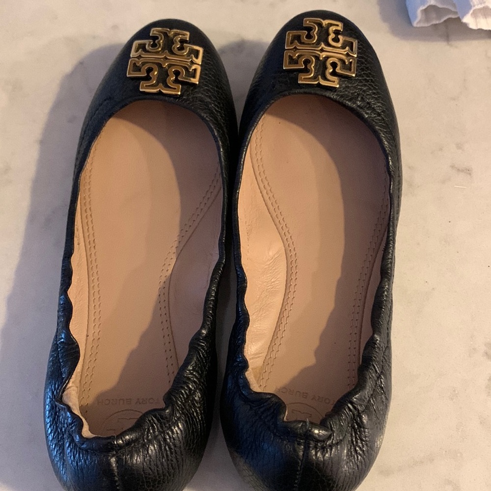 Lightly worn Tory Burch flats